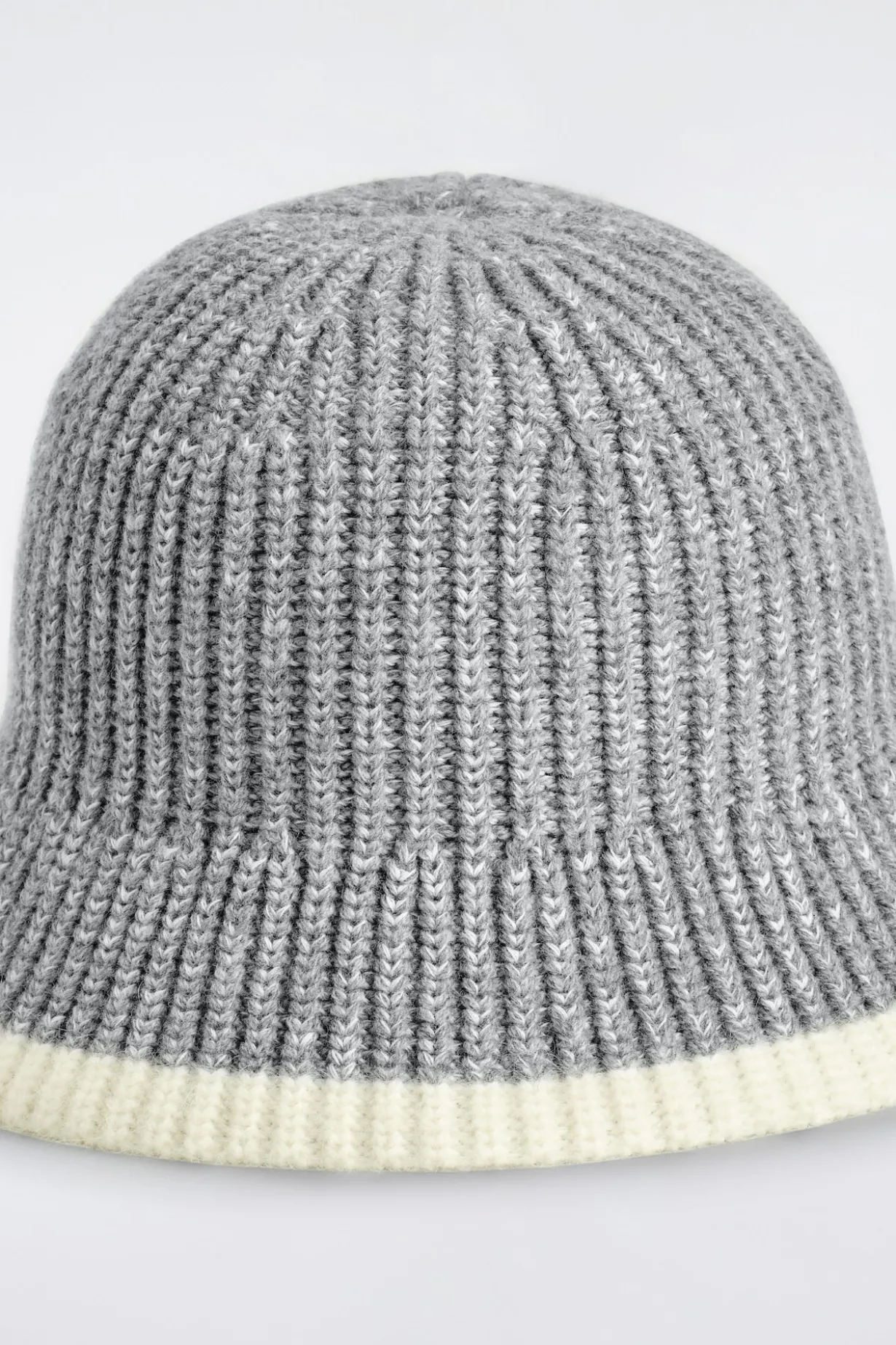 FISCHERHUT AUS WOLL-MOHAIR-MIX MIT KONTRASTPARTIE
