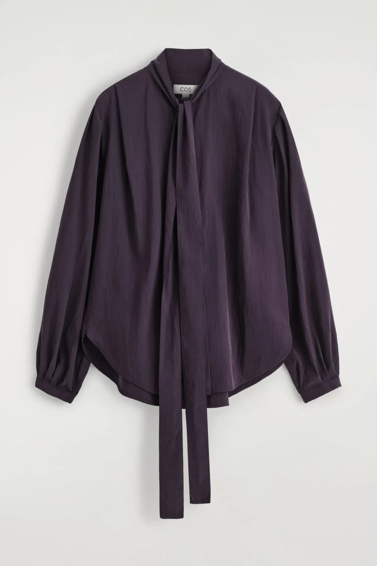 FLIESSENDE BLUSE MIT SCHALDETAIL