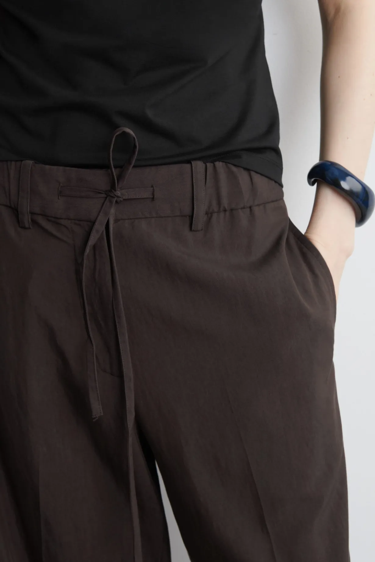 FLIESSENDE HOSE MIT KORDELZUGBUND