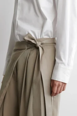 FLIESSENDE HOSE MIT WICKELFRONT