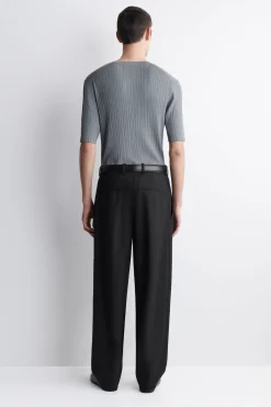 FLIESSENDE LOCKERE PASSFORM HOSE MIT WEITEM BEIN