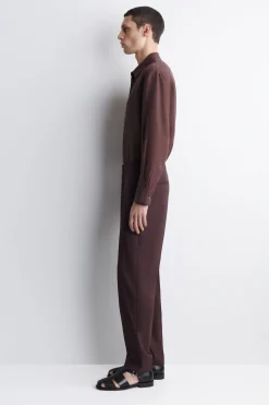FLIESSENDE WOLLHOSE MIT SCHMALER PASSFORM