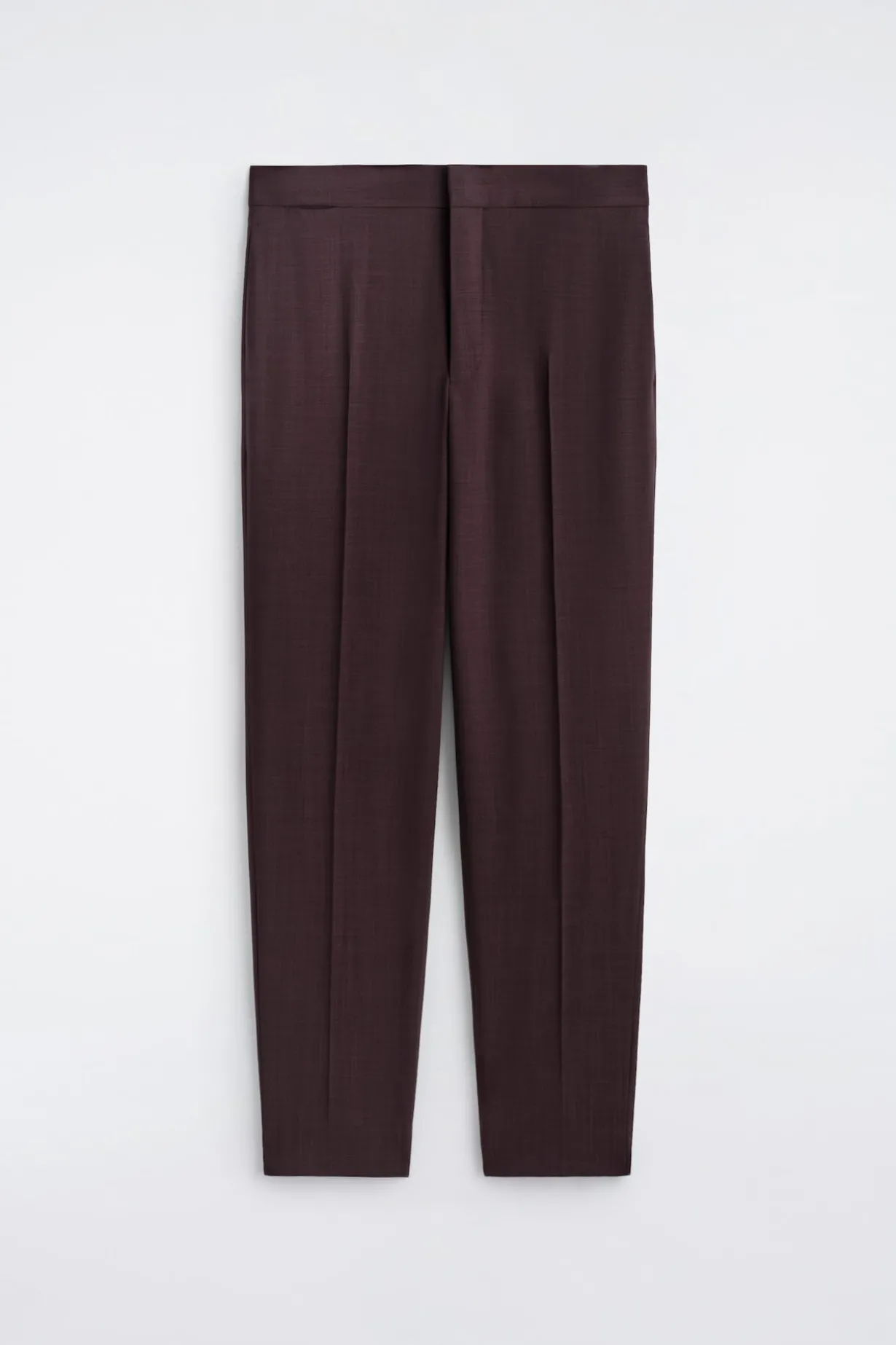 FLIESSENDE WOLLHOSE MIT SCHMALER PASSFORM