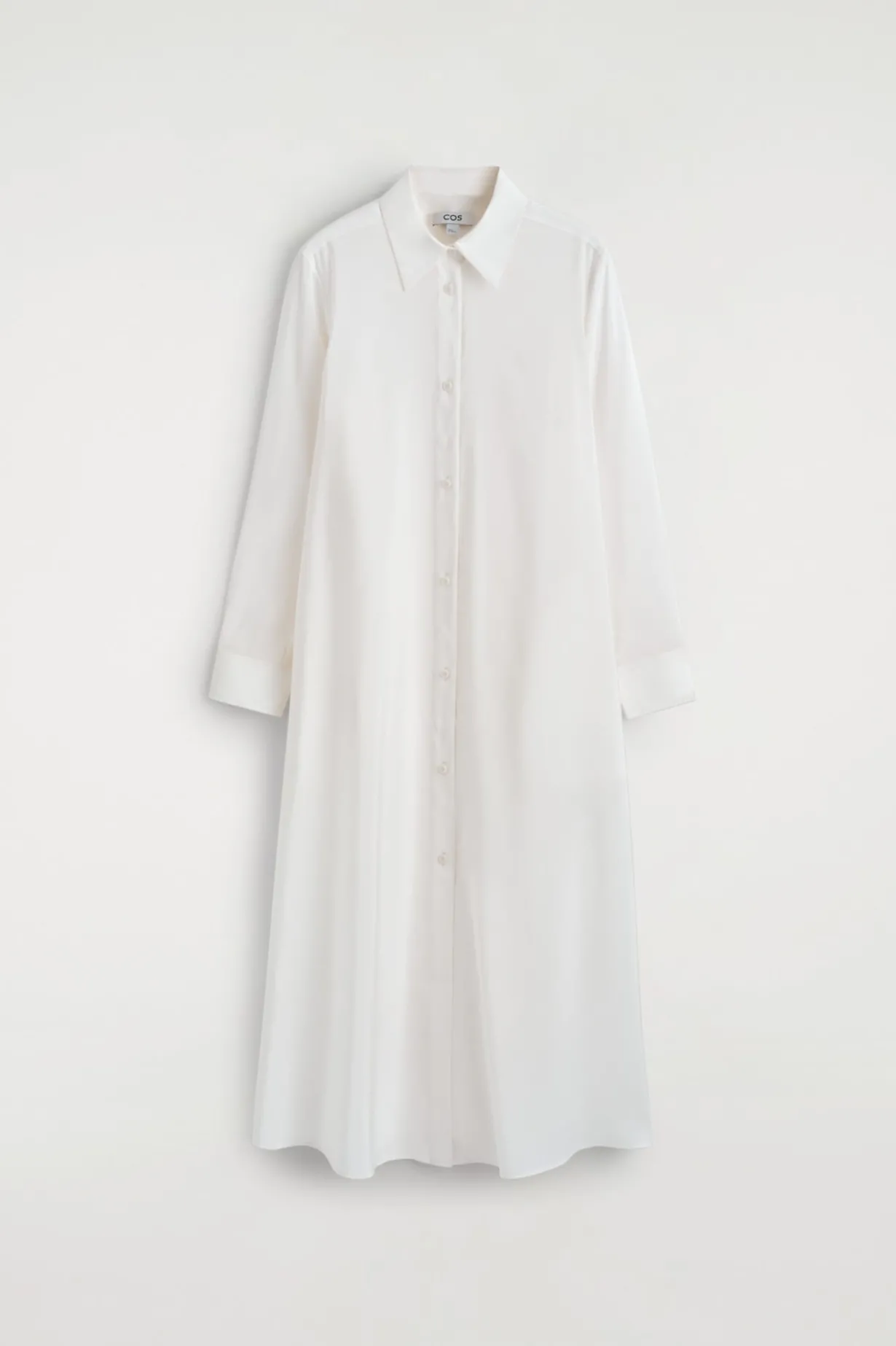 FLIESSENDES HEMDKLEID IN MIDILÄNGE