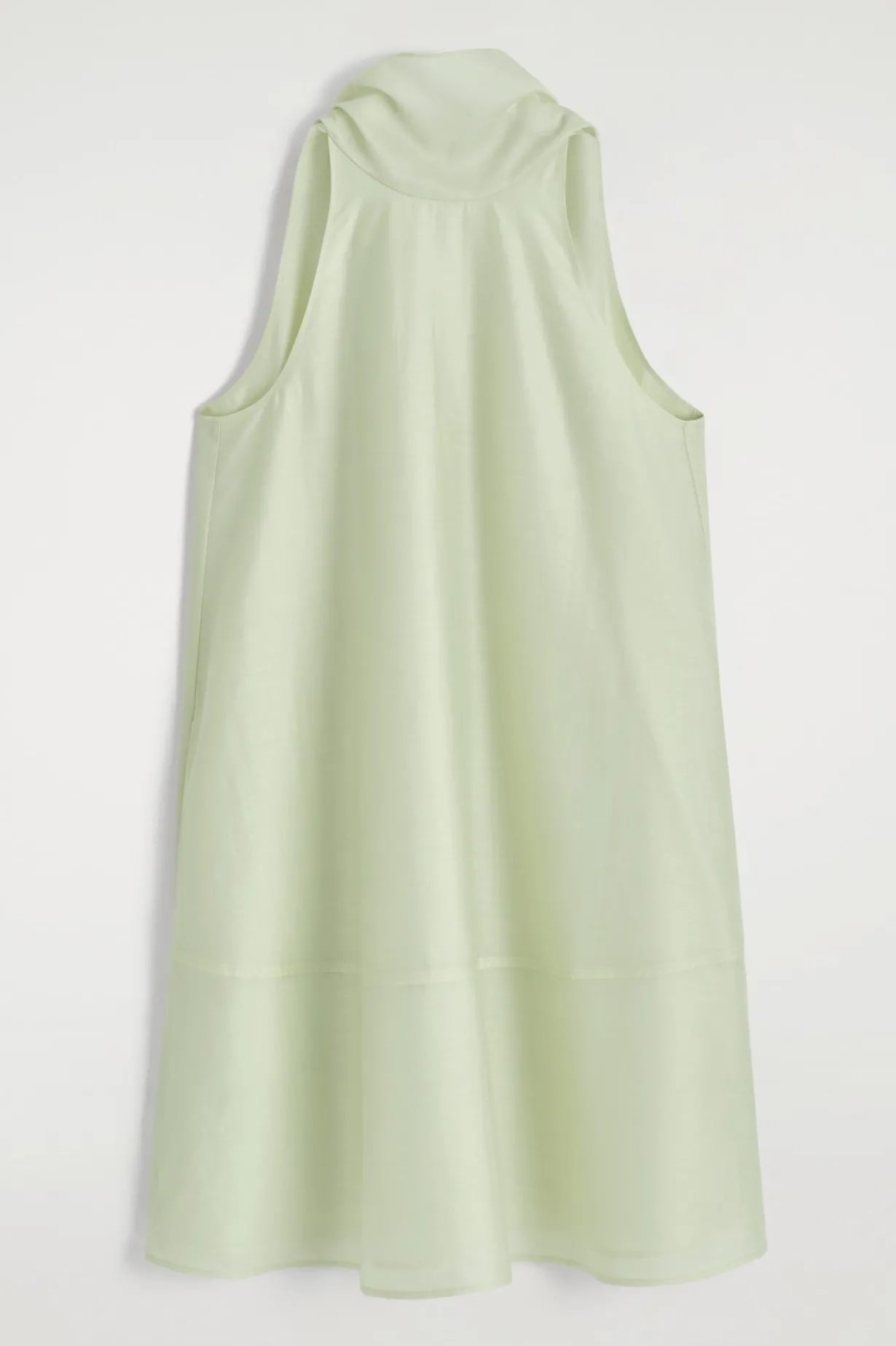FLIESSENDES NECKHOLDER-KLEID IN MINILÄNGE