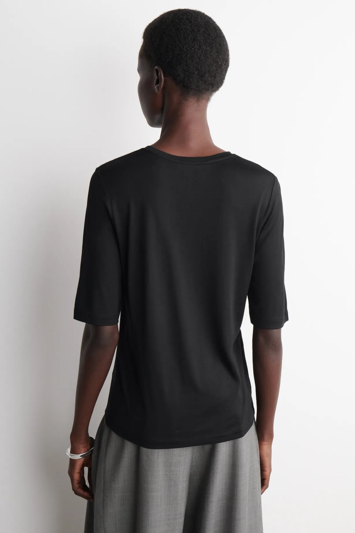FLIESSENDES T-SHIRT AUS SEIDE