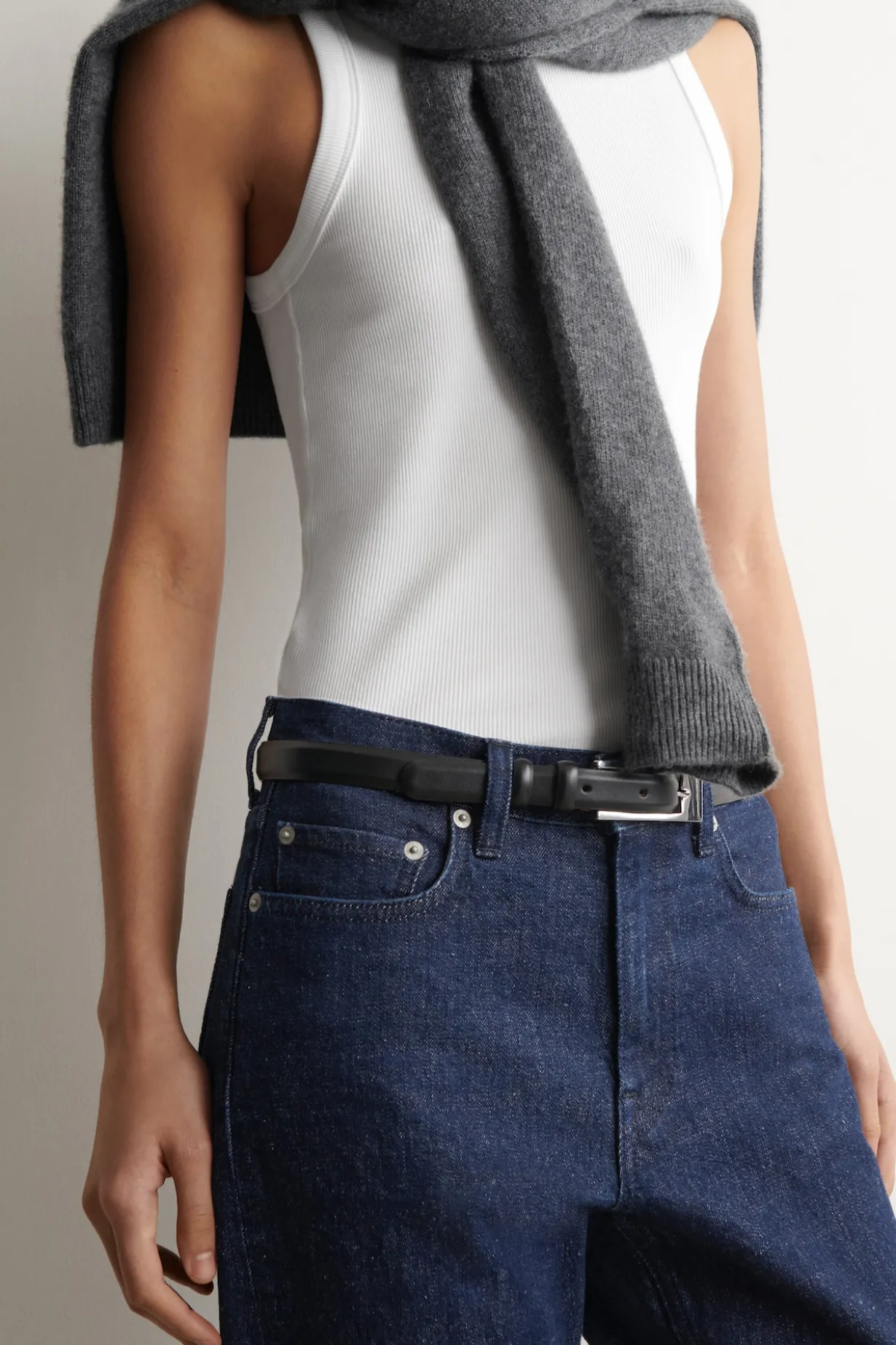 FLUTE JEANS MIT SCHMALEM BEIN