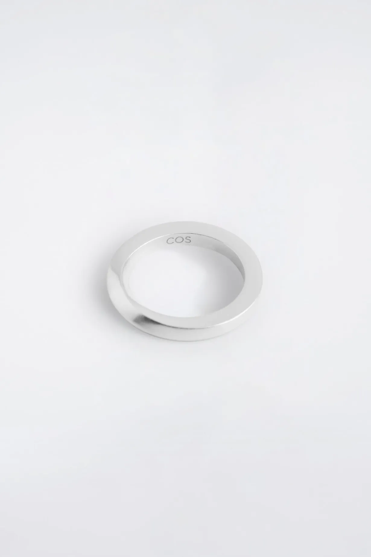 GEDREHTER RING AUS STERLINGSILBER