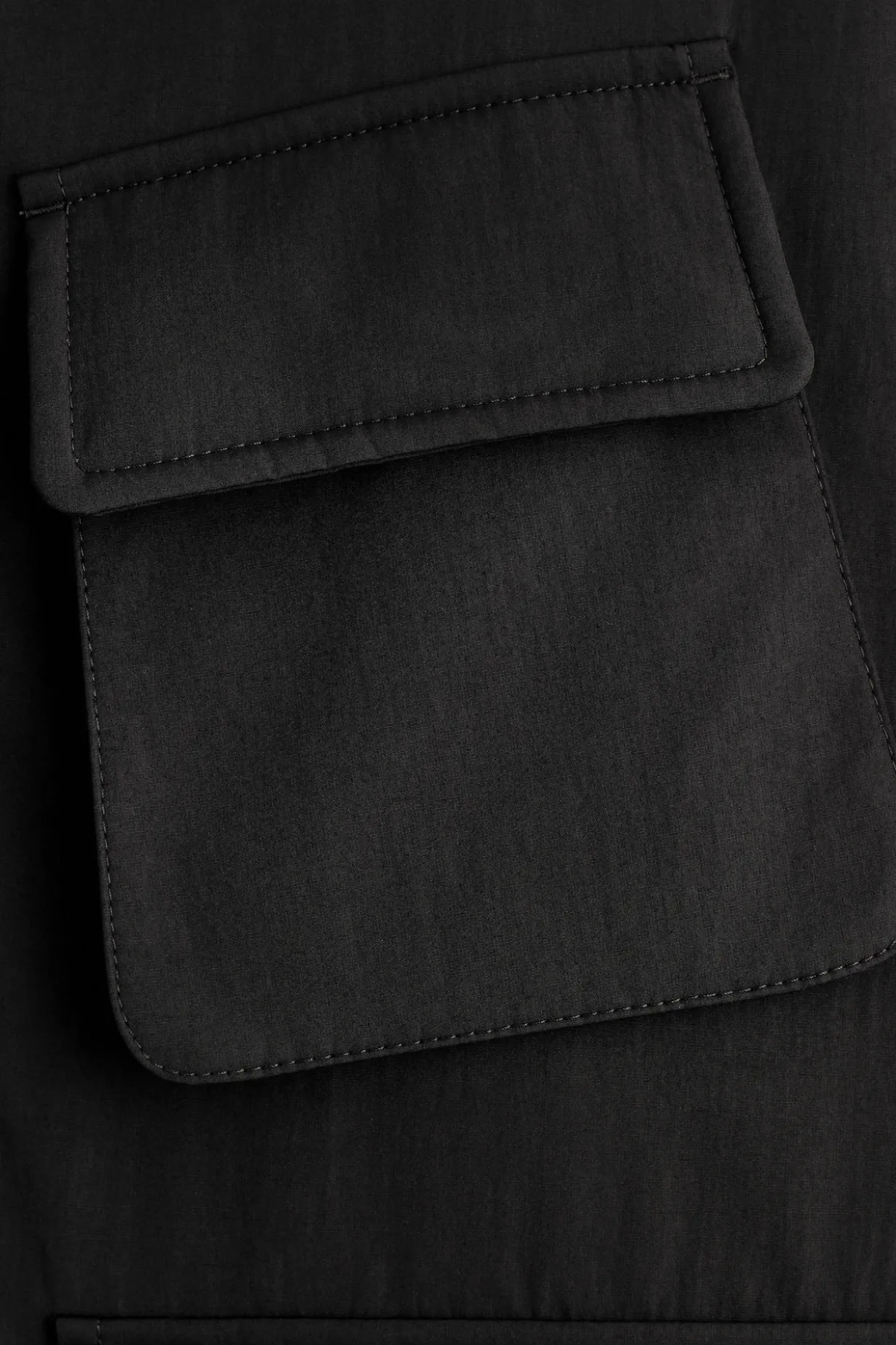 GEFÜTTERTE UTILITY-JACKE AUS NYLON