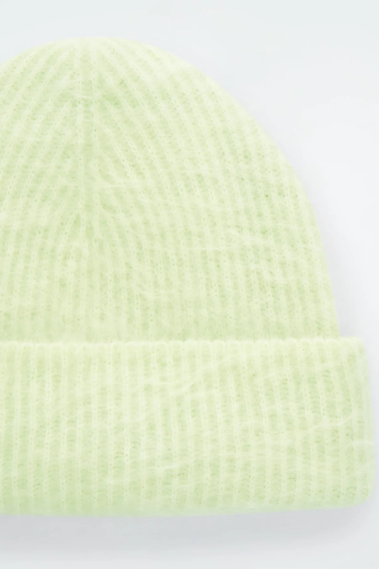GERIPPTE BEANIE AUS MOHAIR