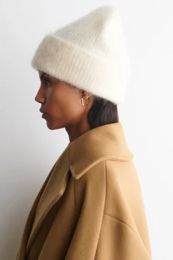 GERIPPTE BEANIE AUS MOHAIR