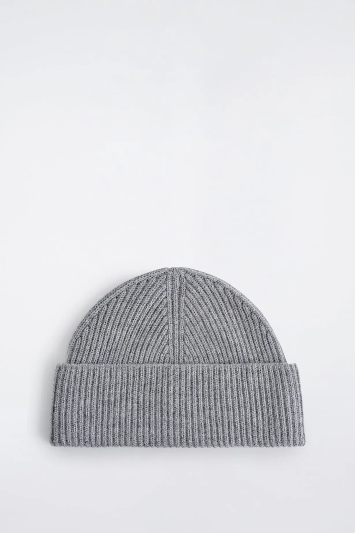GERIPPTE BEANIE AUS WOLLE