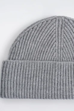 GERIPPTE BEANIE AUS WOLLE