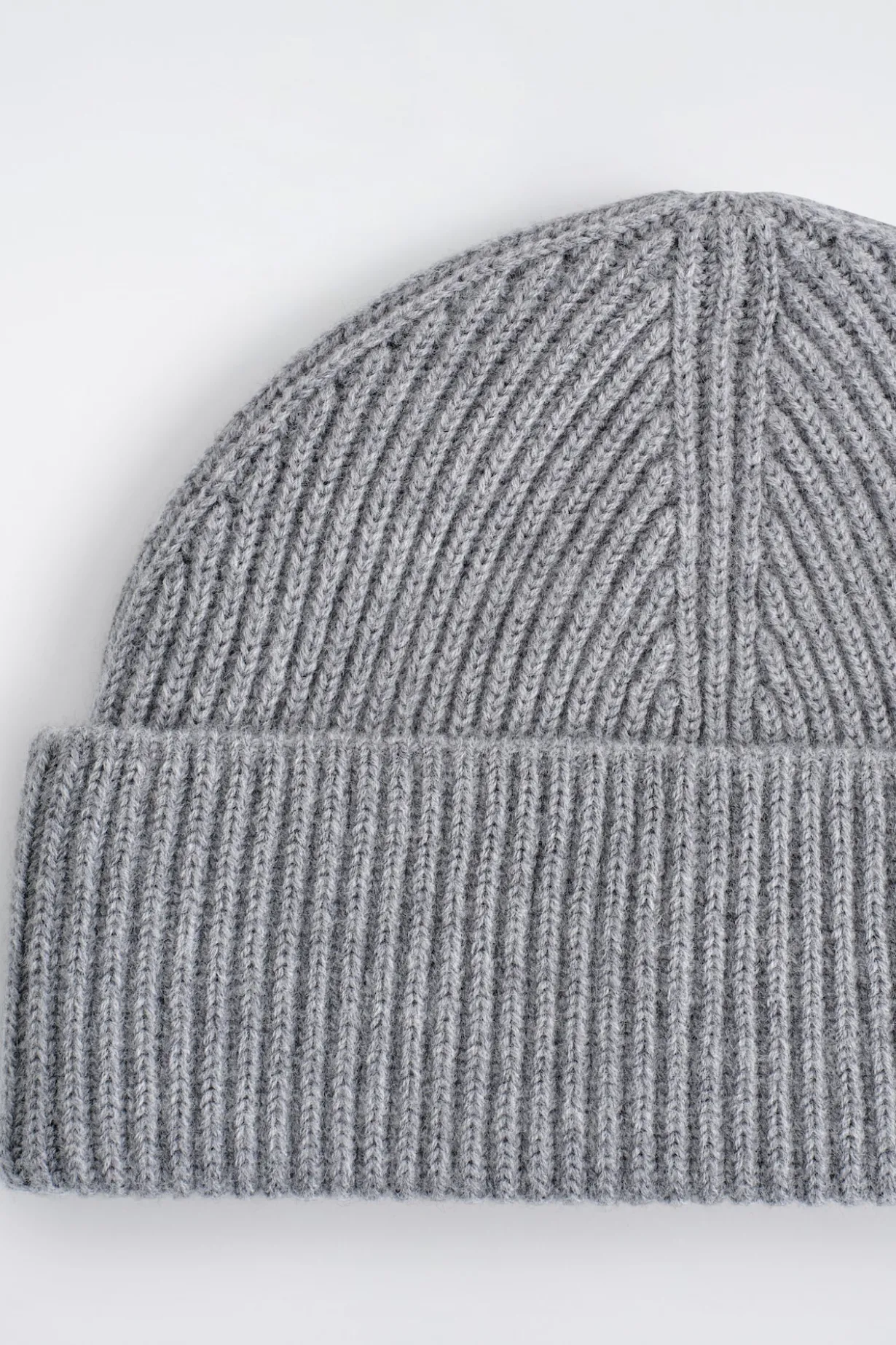 GERIPPTE BEANIE AUS WOLLE