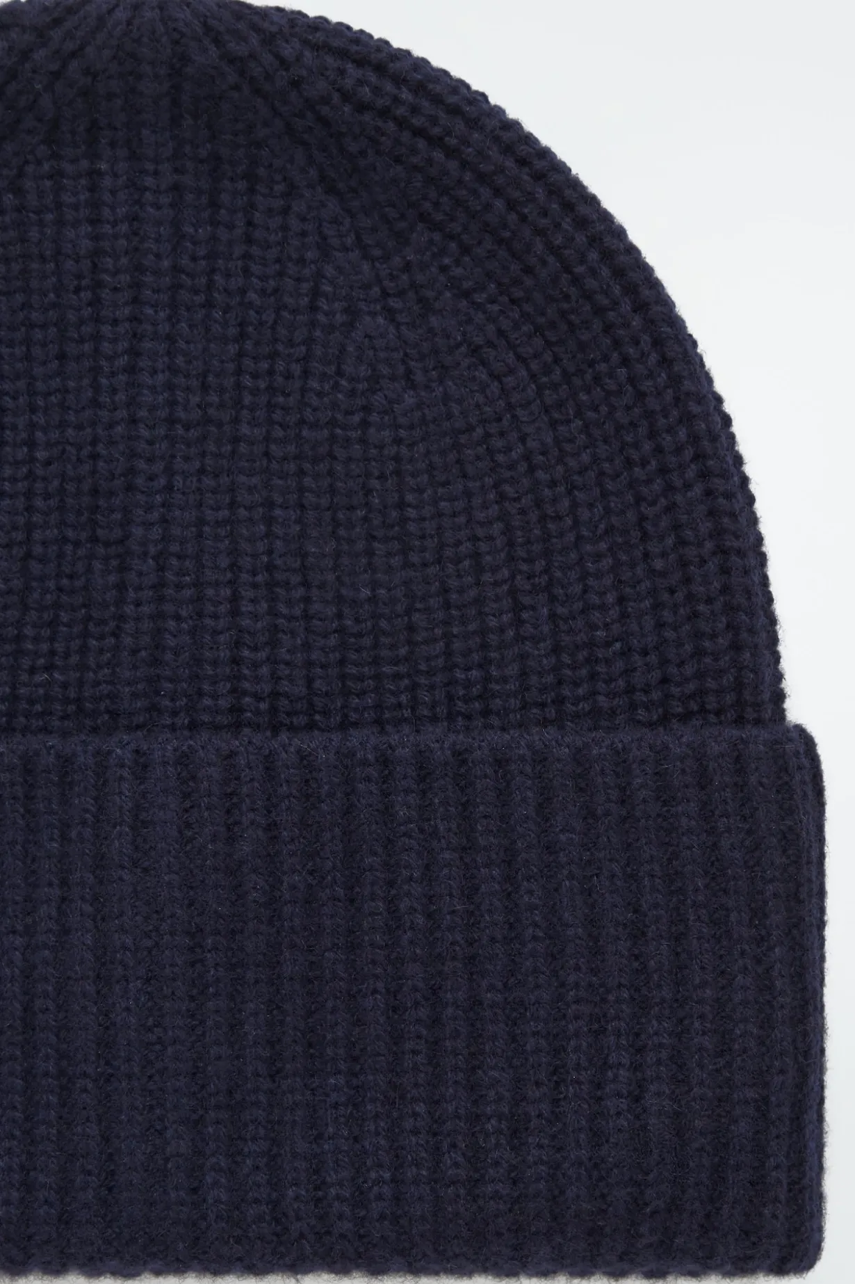 GERIPPTE BEANIE AUS WOLL-KASCHMIR-MIX