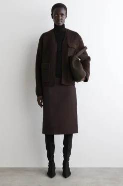 GERIPPTE UTILITY-STRICKJACKE AUS MERINOWOLLE