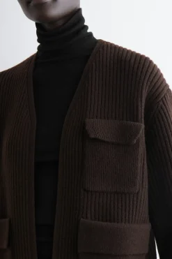 GERIPPTE UTILITY-STRICKJACKE AUS MERINOWOLLE