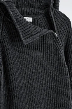 GERIPPTER KAPUZENPULLOVER AUS WOLL-BAUMWOLL-MIX