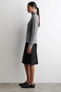 GERIPPTER WOLLPULLOVER MIT KRAGEN