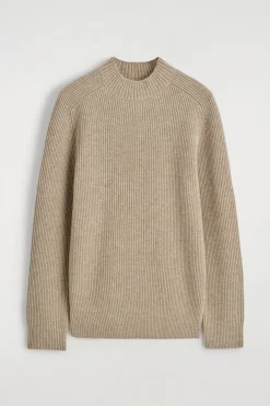 GERIPPTER WOLLPULLOVER MIT TRICHTERKRAGEN