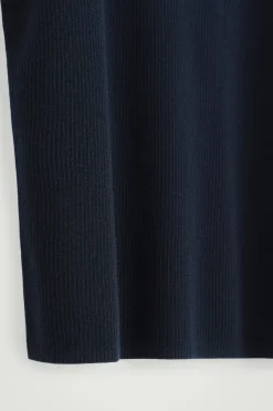 GERIPPTES STRICK-TANKTOP AUS MERINOWOLLE