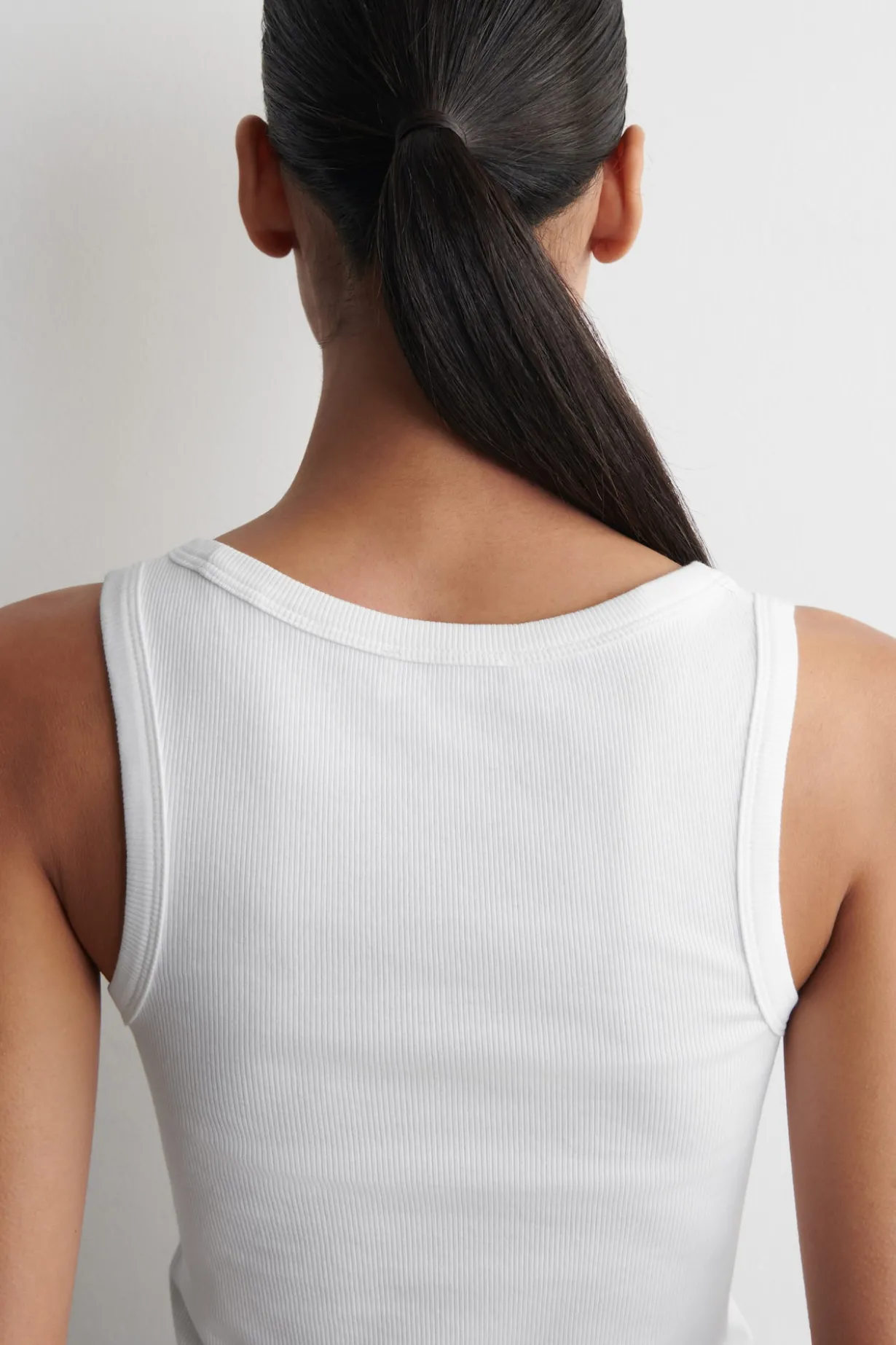GERIPPTES TANKTOP AUS BAUMWOLLE