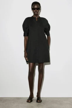 GESMOKTES HEMDKLEID MIT PUFFÄRMELN