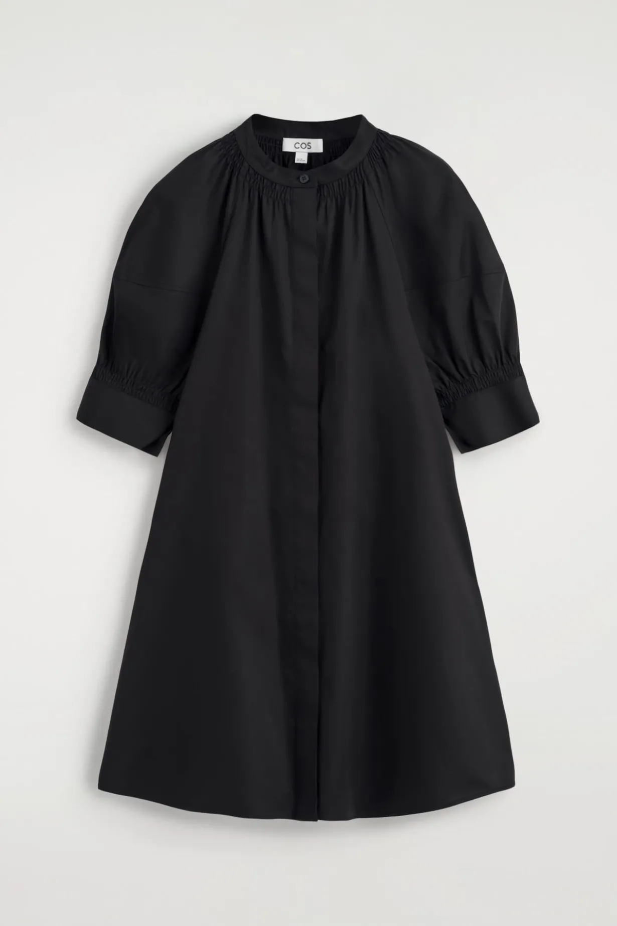 GESMOKTES HEMDKLEID MIT PUFFÄRMELN