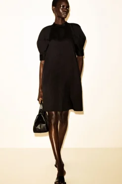 GESMOKTES HEMDKLEID MIT PUFFÄRMELN