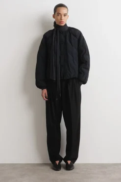 GESTEPPTE DAUNENJACKE MIT RAFFUNGEN