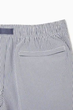 GESTREIFTE BADESHORTS AUS SEERSUCKER
