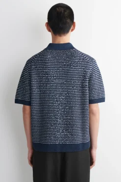 GESTREIFTES POLOSHIRT MIT LOCHSTRICKMUSTER