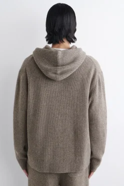 GESTRICKTER KAPUZENPULLOVER AUS MERINOWOLL-YAK-MIX