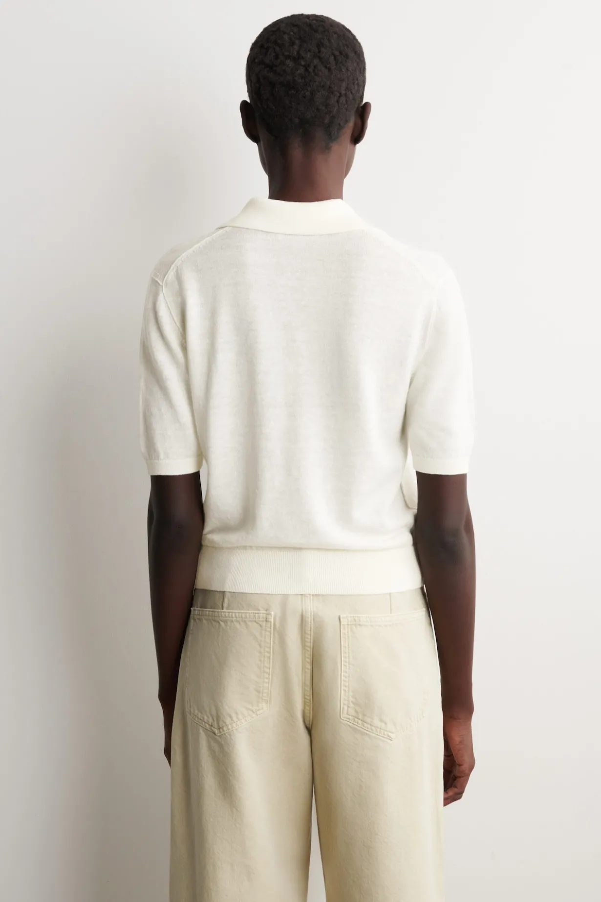 GESTRICKTES POLOSHIRT AUS LEINEN-MERINOWOLL-MIX