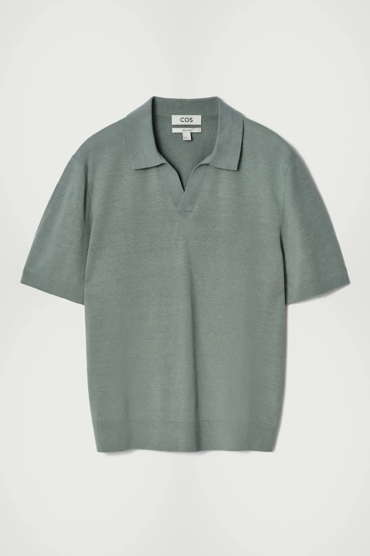 GESTRICKTES POLOSHIRT AUS LEINEN