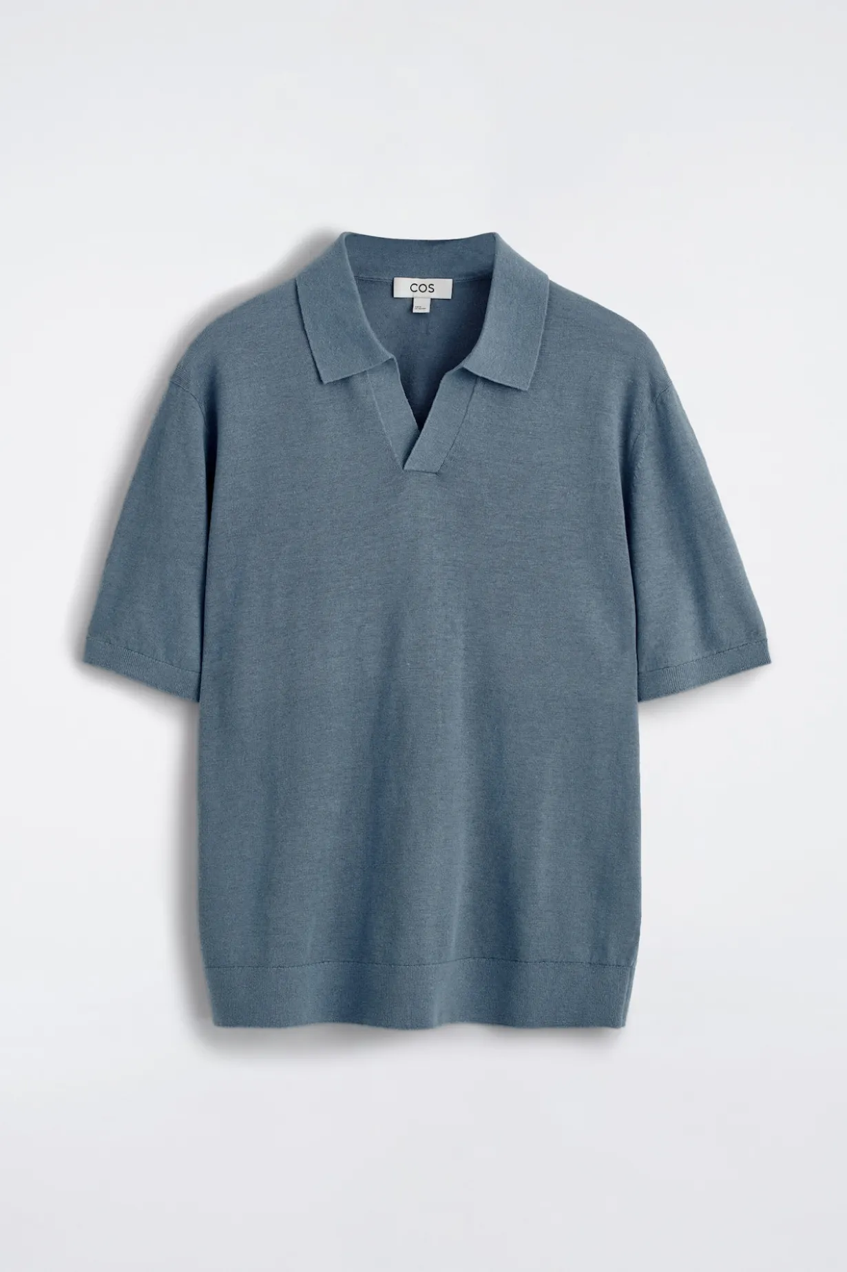 GESTRICKTES POLOSHIRT AUS LEINEN