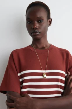GESTRICKTES T-SHIRT-KLEID