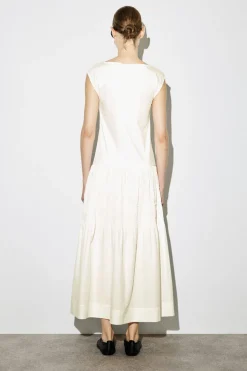 GESTUFTES MIDIKLEID MIT RAFFUNGEN
