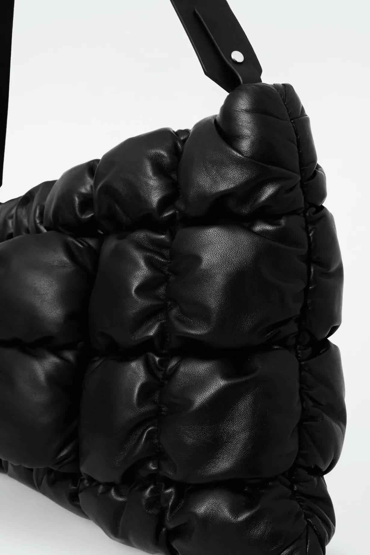 GROSSE GESTEPPTE PILLOW CLUTCH - LEDER
