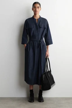 HEMDKLEID AUS DENIM IN MIDILÄNGE