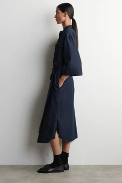 HEMDKLEID AUS DENIM IN MIDILÄNGE