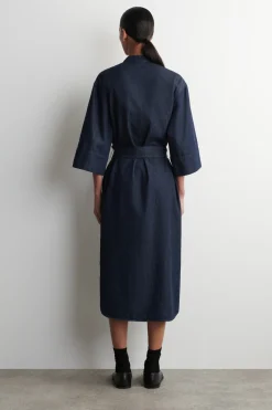 HEMDKLEID AUS DENIM IN MIDILÄNGE