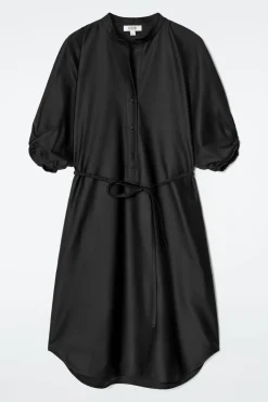 HEMDKLEID IN MIDILÄNGE MIT GÜRTEL