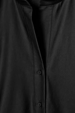 HEMDKLEID IN MIDILÄNGE MIT GÜRTEL