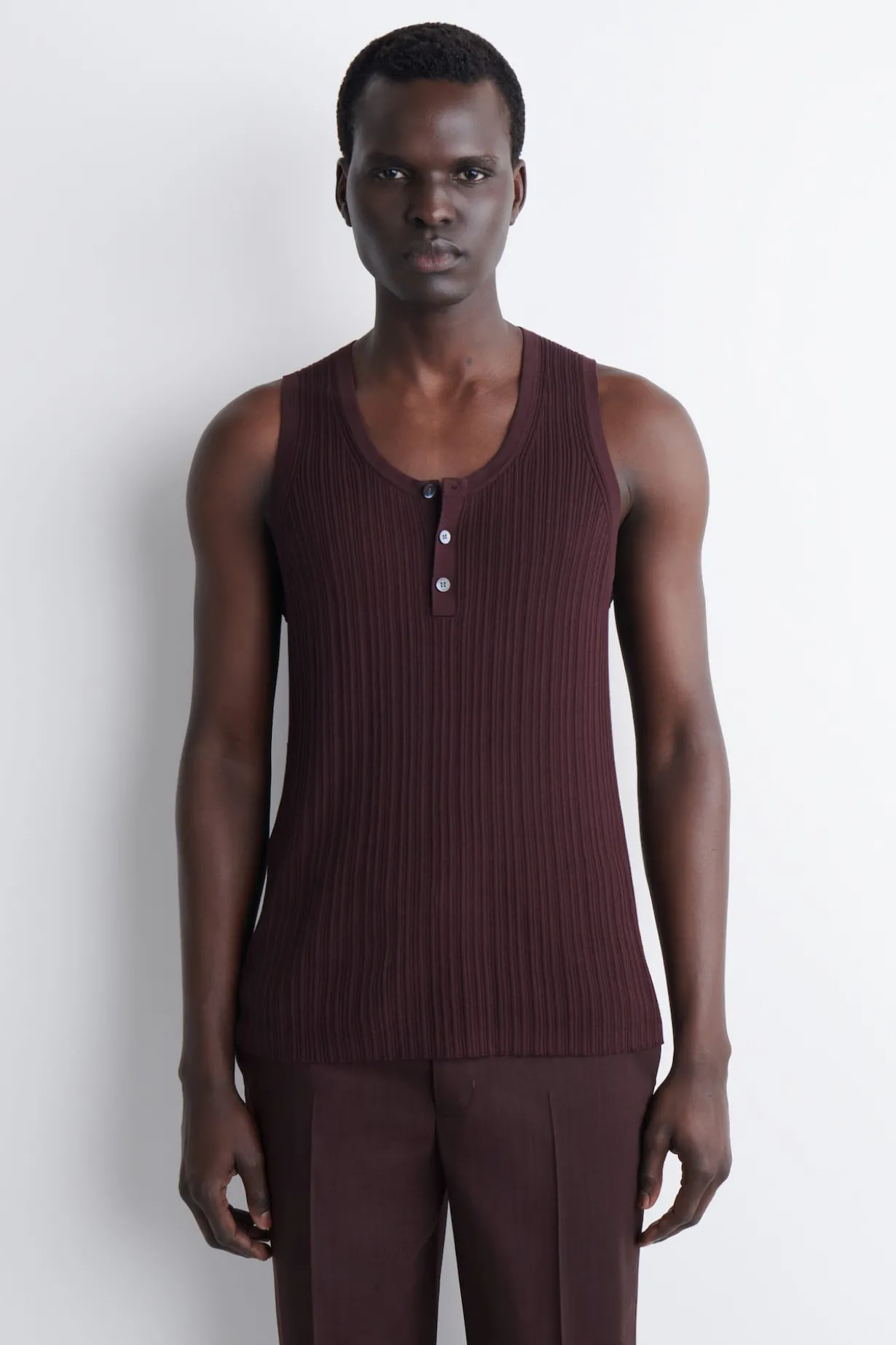 HENLEY-TANKTOP AUS SEIDEN-BAUMWOLL-MISCHUNG