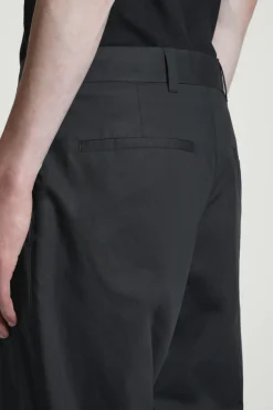 HOSE AUS BAUMWOLLE MIT GERADEM BEIN