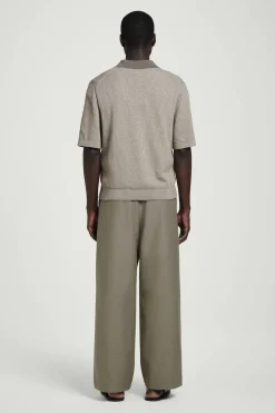 HOSE AUS BAUMWOLL-TWILL MIT WEITEM BEIN