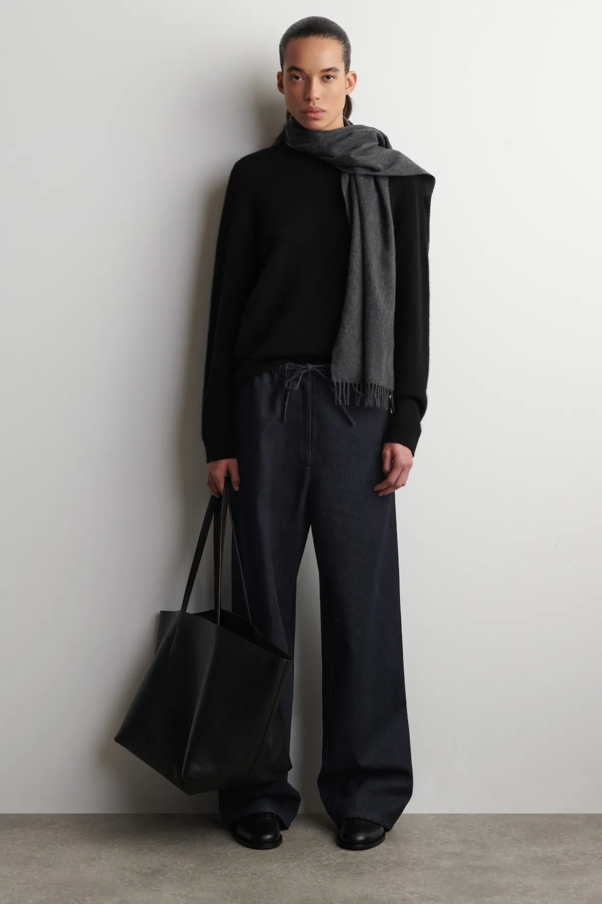 HOSE AUS DENIM MIT KORDELZUGBUND