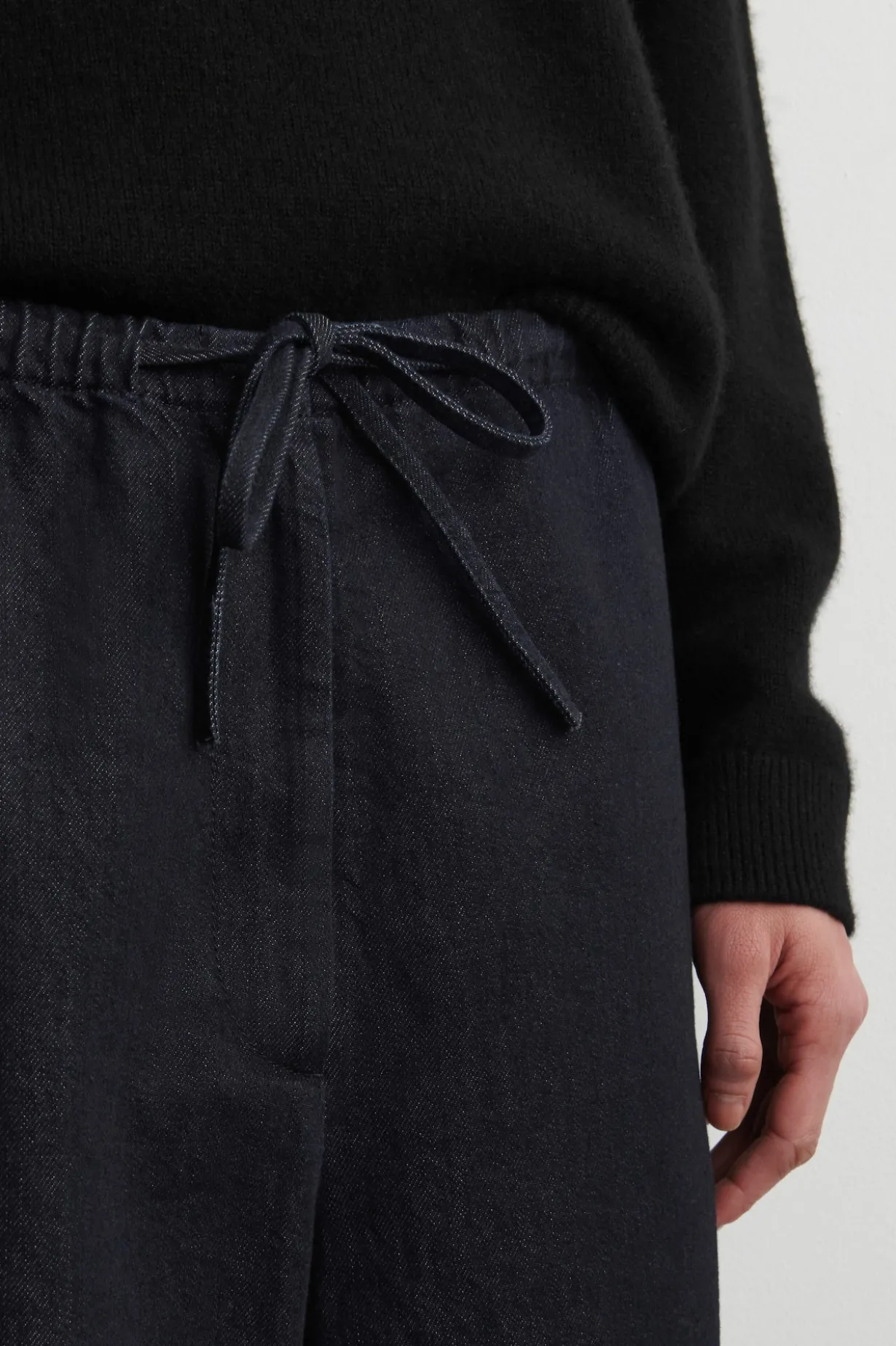 HOSE AUS DENIM MIT KORDELZUGBUND