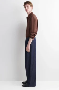 HOSE AUS DENIM MIT WEITEM BEIN UND BÜGELFALTEN